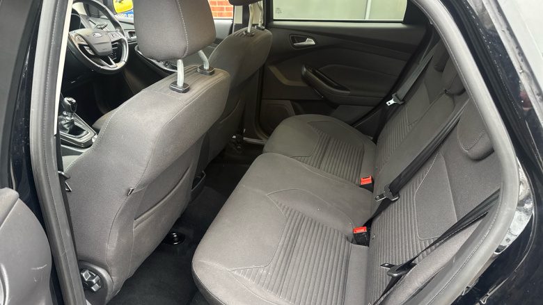 Ford Focus 1.0 EcoBoost 125 Titanium 5dr Petrol Hatchback